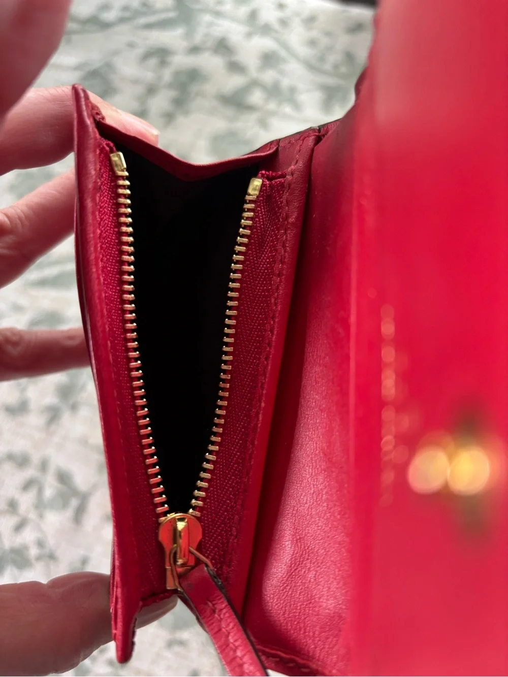 EUC Gucci Limited Edition GG Supreme Heart Snake Wallet.